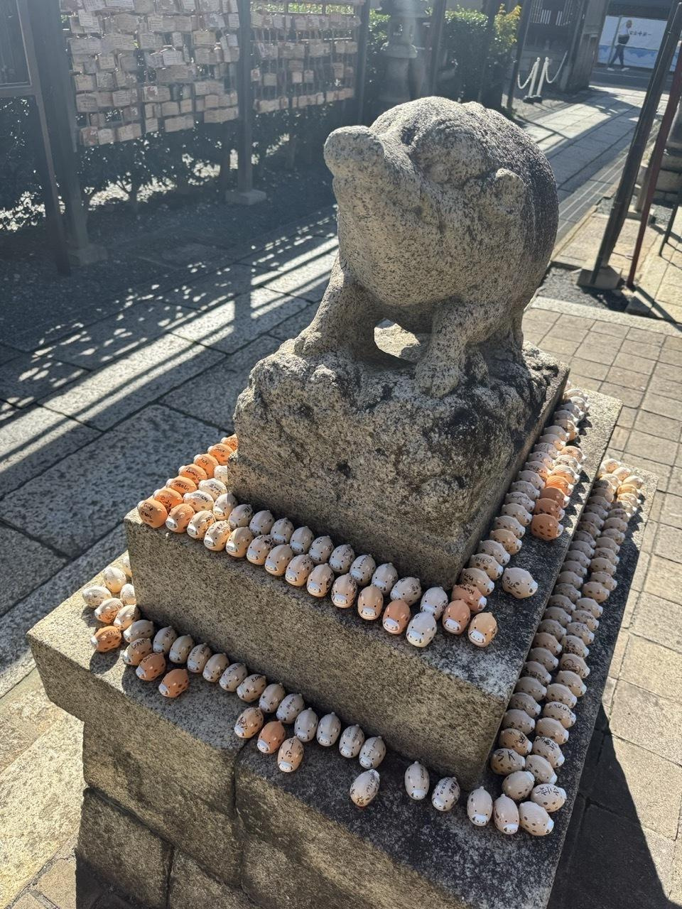 Лучше сходите в <a href="https://maps.app.goo.gl/N1YfbNvvKgQArqJJA">кабанохрам Zenkyo-an</a>, кабаны как бы защищают его от всего злого